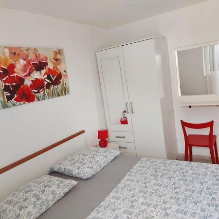 Apartments Villa Antony Дрвеник Екстериор снимка
