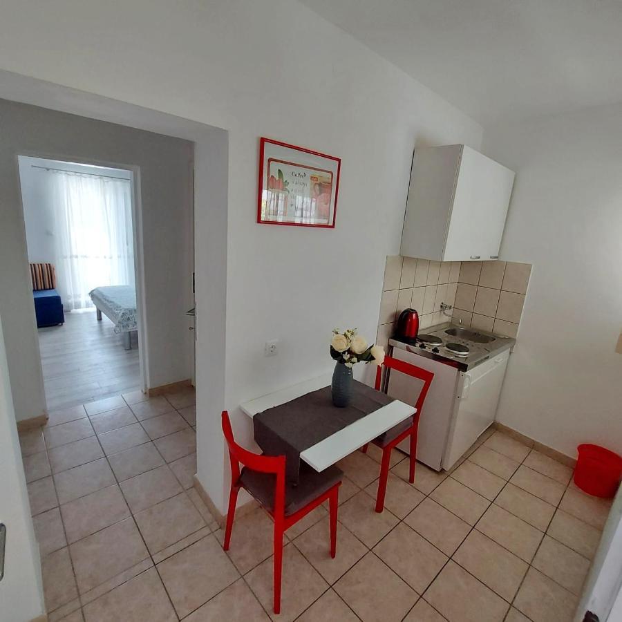 Apartments Villa Antony Дрвеник Екстериор снимка