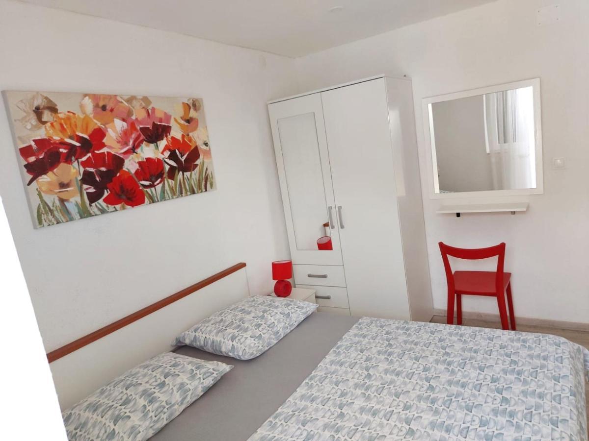 Apartments Villa Antony Дрвеник Екстериор снимка