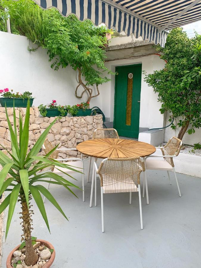Apartments Villa Antony Дрвеник Екстериор снимка
