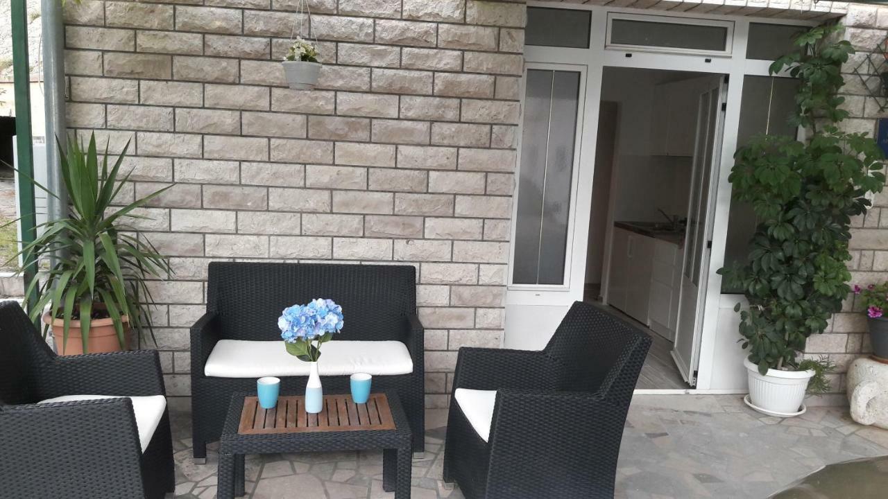 Apartments Villa Antony Дрвеник Екстериор снимка