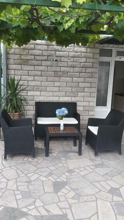 Apartments Villa Antony Дрвеник Екстериор снимка