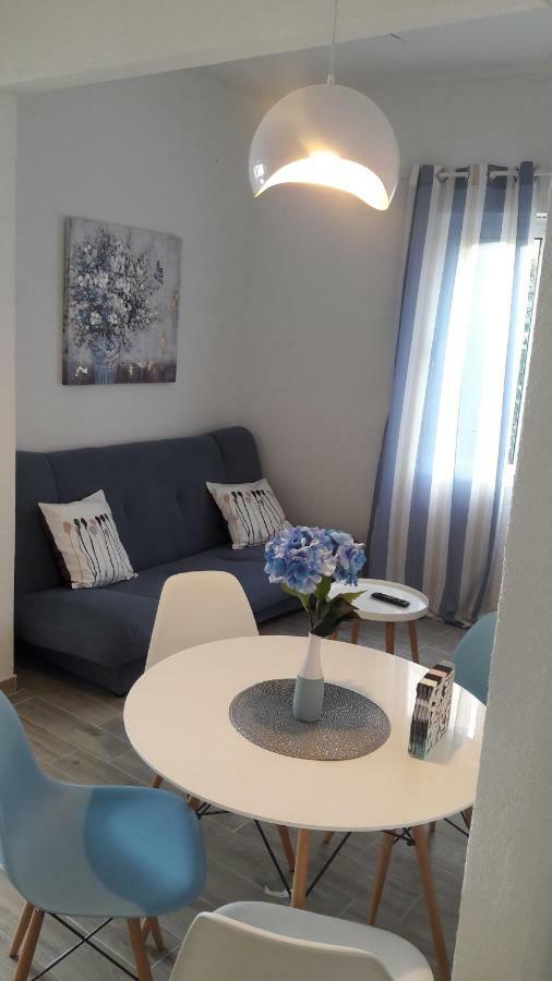 Apartments Villa Antony Дрвеник Екстериор снимка