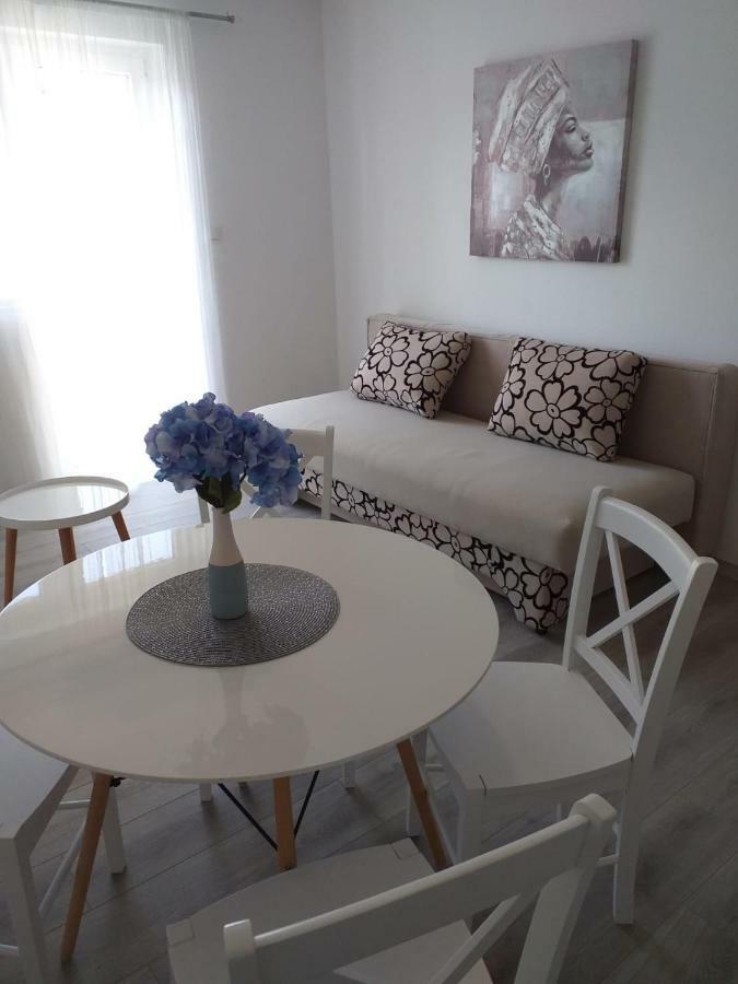 Apartments Villa Antony Дрвеник Екстериор снимка