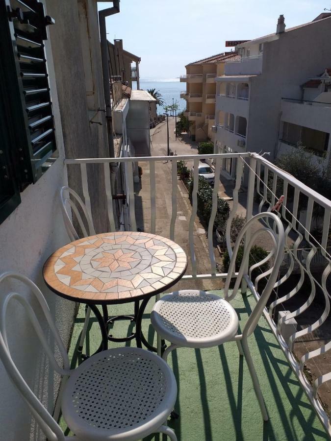 Apartments Villa Antony Дрвеник Екстериор снимка